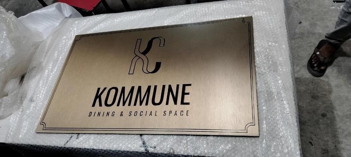 Quality inspection of metal plaque